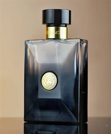 Versace oud noir sample